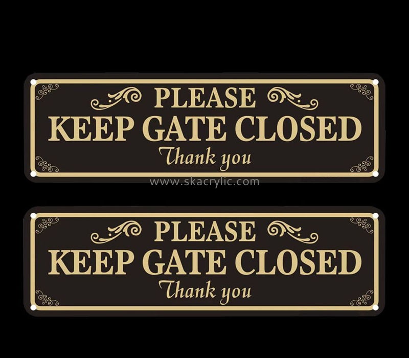 Plexiglass display manufacturer custom acrylic please keep gate closed sign perspex wall sign BS-201